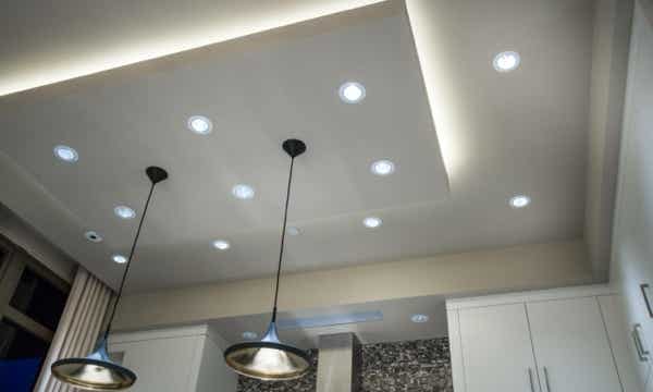 Aanbrengen verlichting, inclusief inbouw spots en smart lighting